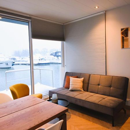 Houseboat Trinidad Hotell Maastricht Eksteriør bilde